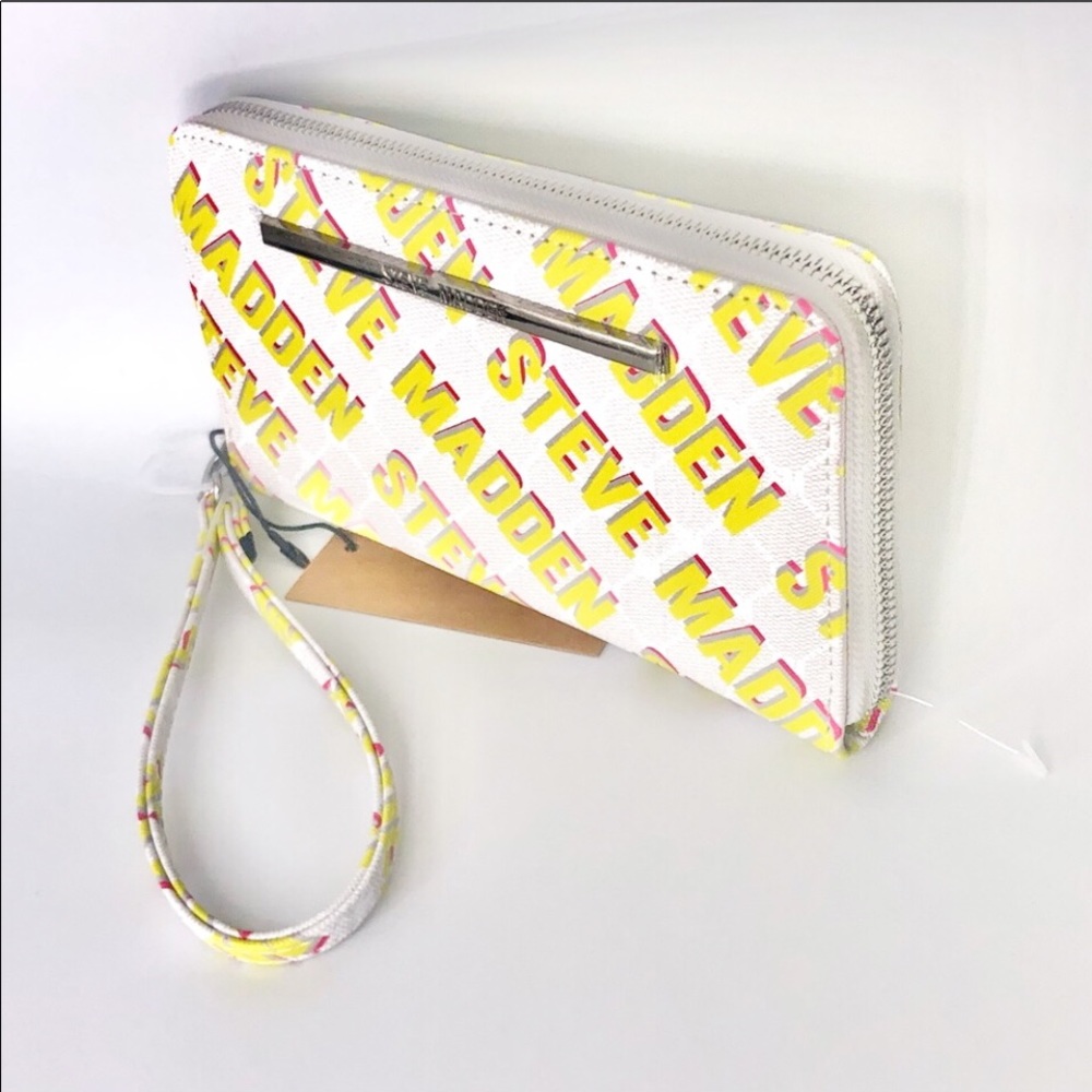 STEVE MADDEN ZIP AROUND WALLET WRISTLET NEW WITH TAGS